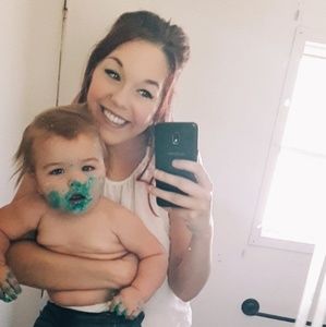 Meet your Posher, Emilee